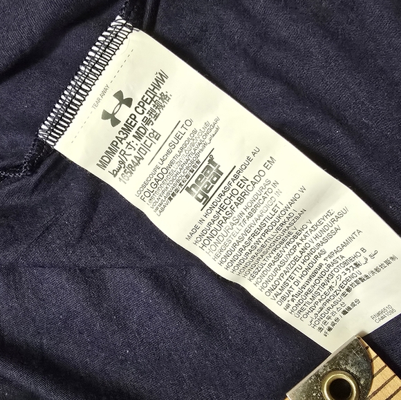 UNDER ARMOUR Racerback Work Out Tank Top. Navy Blue. Size M - Picture 6 of 6